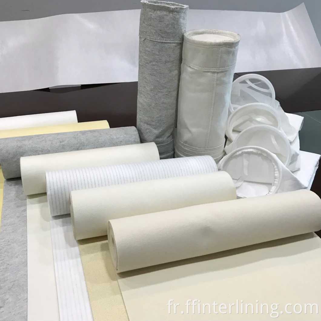 Matériau recyclable pour animaux de compagnie Interlinaison de tissu non tissé Orading de polyester perforée